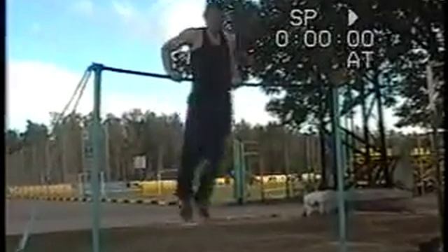 Турник. Подъём переворотом из под турника смотреть онлайн