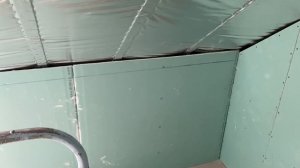 Мансарда, потолок из гипсокартона в две плоскости, с окном. Монтаж гипсокартона.