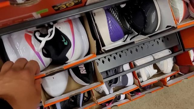 30% Off Clearance... Lookin for Steals! [Nike Outlet Carlsbad] смотреть онлайн