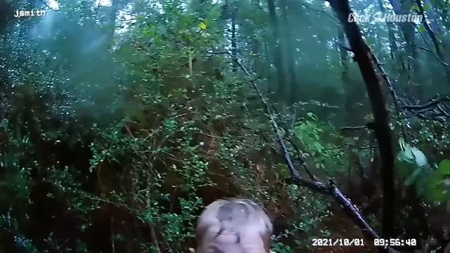 ‘I got ‘em!’: Bodycam video captures moment police discover 3 children lost in woods смотреть онлайн