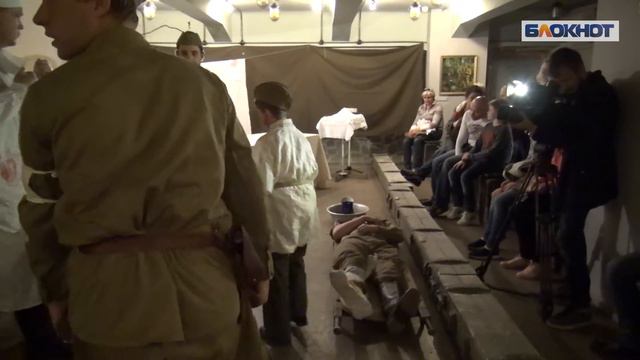 В Сталинградском госпитале врачи борятся за жизнь каждого пациента! смотреть онлайн