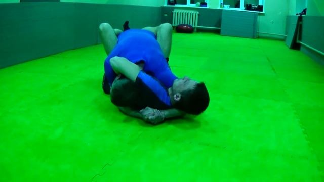 Попали в гильотину / Защита от гильотины / в партере / удушающий приём в партере смотреть онлайн