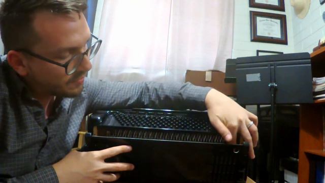Blocking the Basses of Your Accordion смотреть онлайн