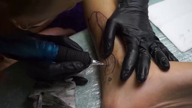 Self-TATTOOING my OWN BODY! ? Snake Tattoo - Ink Art Time Lapse смотреть онлайн