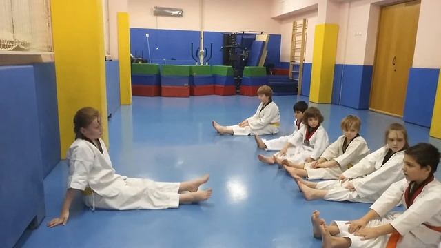 Василиса проводит разминку смотреть онлайн