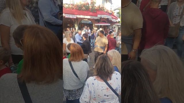 Place de Tertre. Монмартр 26 октября 2022 смотреть онлайн