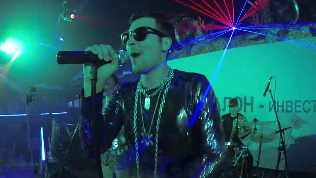 ОПЯТЬ ОТ МЕНЯ СБЕЖАЛА - КАВЕР ГРУППА ДИСКО БАНДА смотреть онлайн