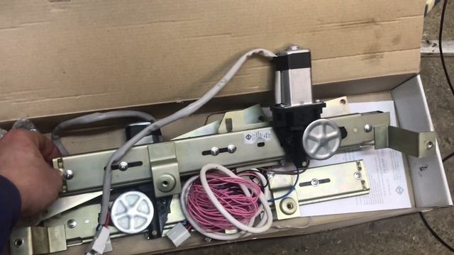 УБРАЛ ФОРТОЧКИ И УСТАНОВИЛ СТЕКЛО НА НИВУ! УСТАНОВКА СТЕКЛОПОДЪЕМНИКОВ! смотреть онлайн