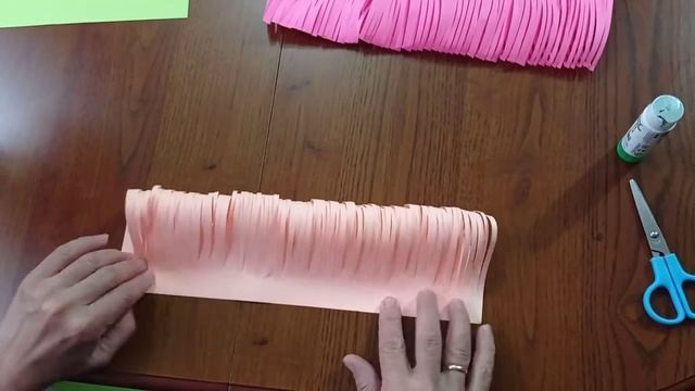 Детские поделки. Цветы из бумаги смотреть онлайн