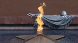 Вечный огонь на Могиле Неизвестного Солдата  Минута молчания