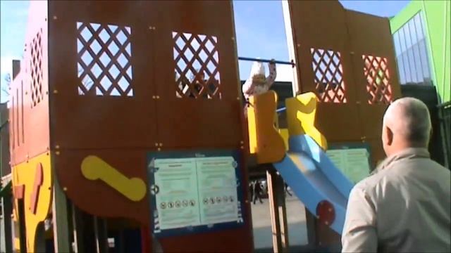 КЛАССНАЯ детская площадка В ТРЦ «MART» " Март village .открытие нового супермаркета ! смотреть онлайн