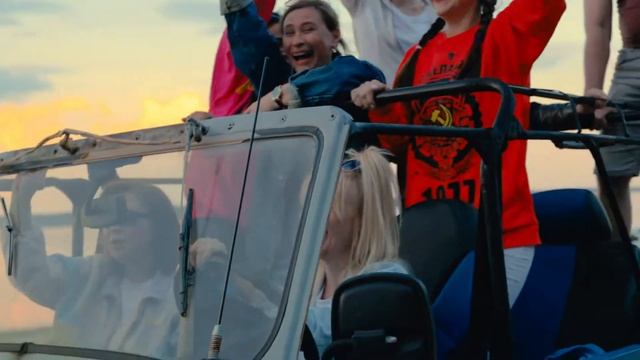 Замечательное поздравление от родителей на выпускной 11 класс 2021год. Шикарный клип! смотреть онлайн