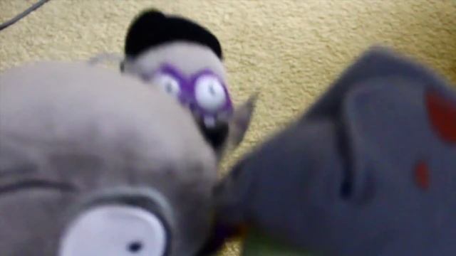 Plants vs. Zombies Plush: Royal End смотреть онлайн