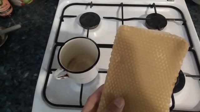 Парафиновая свеча из консервной банки для походов,рыбалки,палатки и охоты.Секрет выживания .Горелка смотреть онлайн