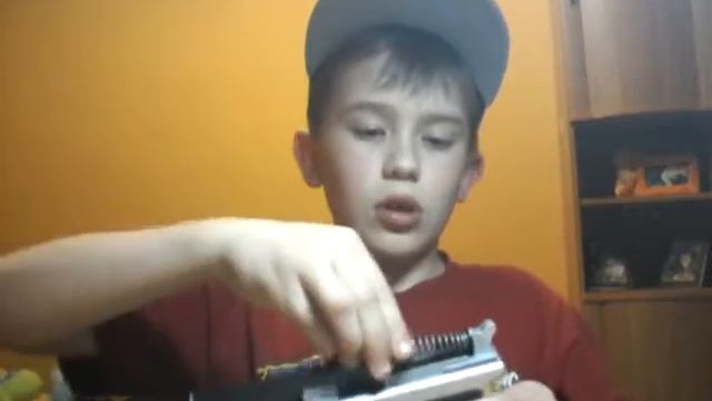 Как починить игрушечный пистолет ( Не работает курок)