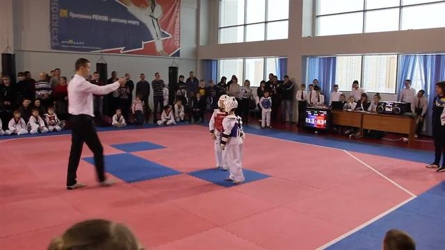Первые соревнования Малика по тхеквондо 2017 смотреть онлайн