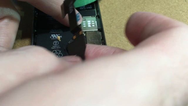 iPhone 5s Lightning Port (Microphone and Headphone Jack) Replacement смотреть онлайн