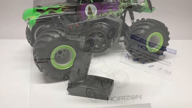 World Shocker! Losi LMT Gravedigger 4x4 RTR RC Monster Truck Unboxing, Review & Action | RC Driver