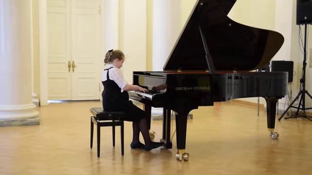 Андрианова Ева. Ф.Лист «Юношеский этюд» смотреть онлайн