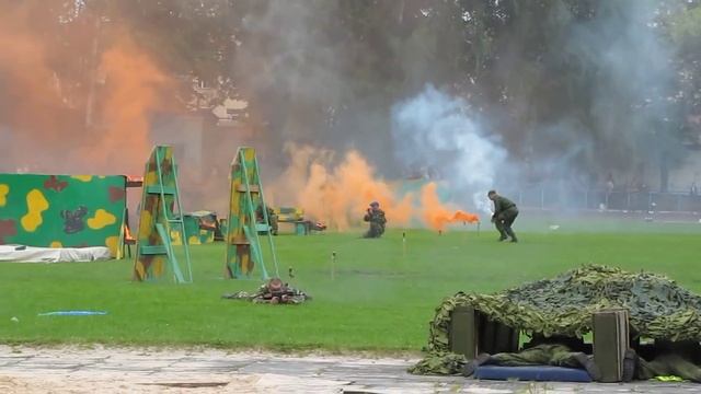 Псков. День ВДВ. 2013. Полоса препятствий. смотреть онлайн