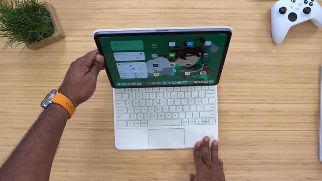 The "Perfect" iPad Pro 12.9 Magic Keyboard Alternative... doqo Magnetic Keyboard смотреть онлайн