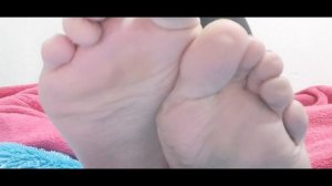 Foot Worship: The victimized repulsive beta snowflake (Sisyphean beta)