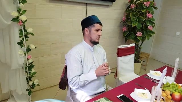 Город Казань. Мечеть Казан Нуры, Кафе Халяль (Казан Нуры). Вагэз, чтение Корана. смотреть онлайн