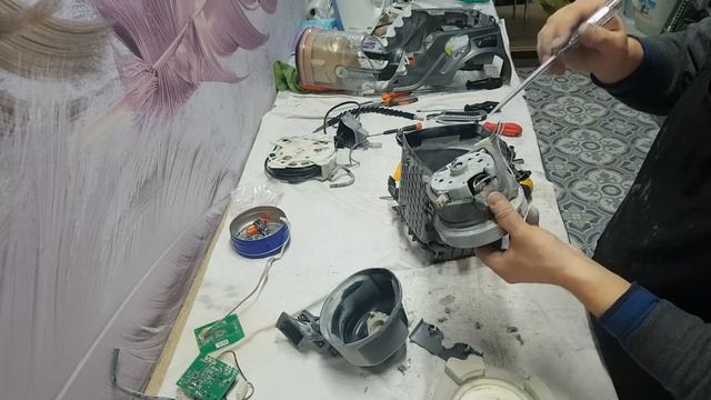 Electrolux Ultracaptic Elektrikli Süpürge Makinesi Sökümü, Bakımı Ve Bakım Tavsiyeleri