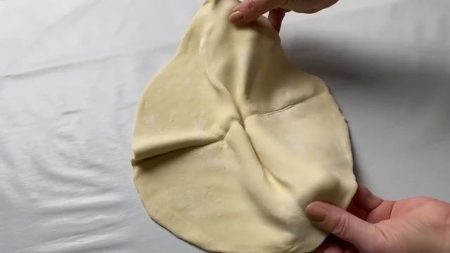 Plăcintă cu brânză la cuptor! Aluat fără drojdie! Învârtită! смотреть онлайн