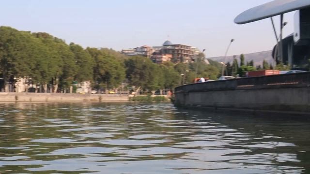 Грузия.Тбилиси по реке Кура смотреть онлайн