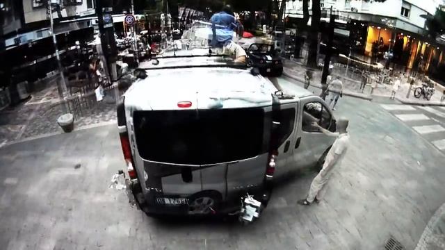 SPOT TAZZARI смотреть онлайн