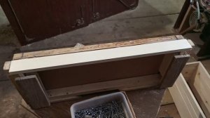 Самый   простой  кондуктор  для   сбивания  магазинных   рамок .