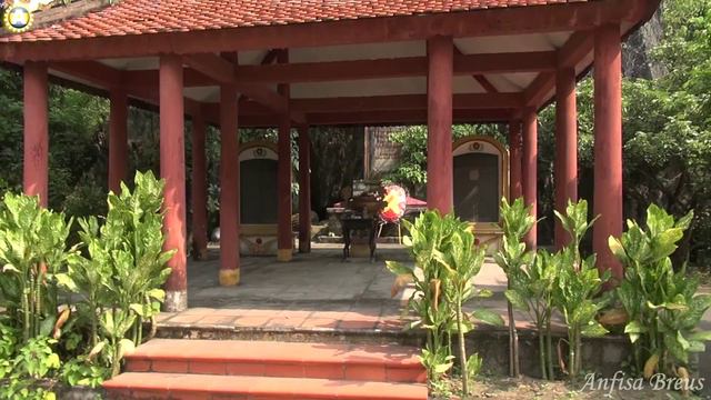 Исторический памятник- пещера "73" . Деревня Ен Дик. Вьетнам. Yen Duc village. смотреть онлайн