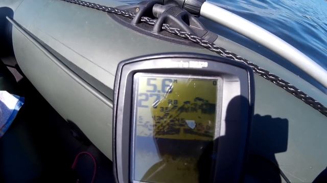 Эхолот Humminbird PiranhaMAX 20 поиск рыбы смотреть онлайн