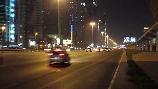 Canon PowerShot G1X - test video - low light and movement - Dubai Sheikh Zayed Road