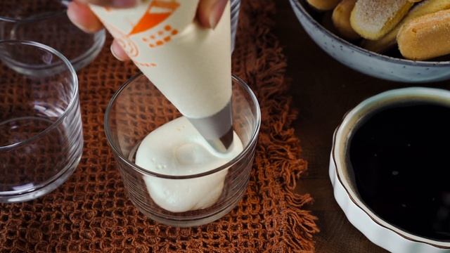 Готовим за 20 минут! ТИРАМИСУ в домашних условиях + БОНУС рецепт для детей (пастеризуем яйца) смотреть онлайн