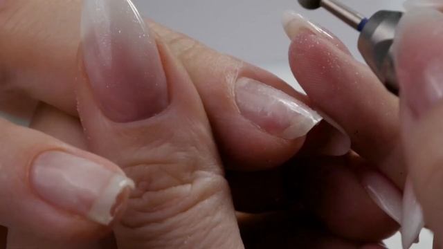 Из длинных ногтей в короткие. смотреть онлайн