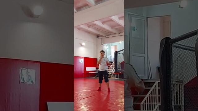 тепляков Рашид индивидуальная тренировка по боксу, Боксерский клуб Тапдыга Алескерова Астрахань(2) смотреть онлайн