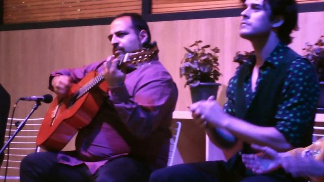 Tomás de los Cariños , Juan de Pilar- Garganta con arena (Tango) смотреть онлайн