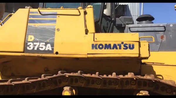 Komatsu D375A