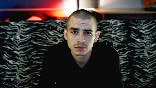 Стихотворение К. Симонов - Майор привёз мальчишку на лафете смотреть онлайн
