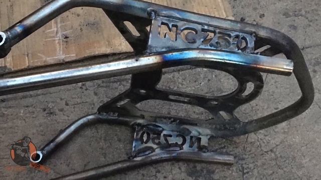 Honda NC 750 Top Box rack смотреть онлайн