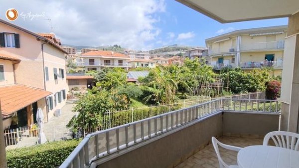 ?Квартира у моря в Санто-Стефано-аль-Маре | Two-bedroom apartment for sale in Santo Stefano al Mare