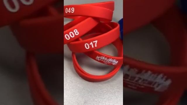 Силиконовые браслеты для фитнес клубов смотреть онлайн