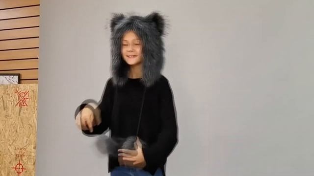 Детская Зверошапка Чернобурка с помпонами из искусственного меха в интернет магазине Animal-hoods.r смотреть онлайн