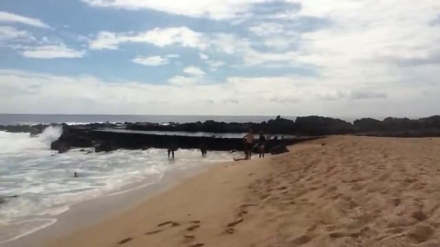 Vue de la plage de Boucan Canot de la route. смотреть онлайн