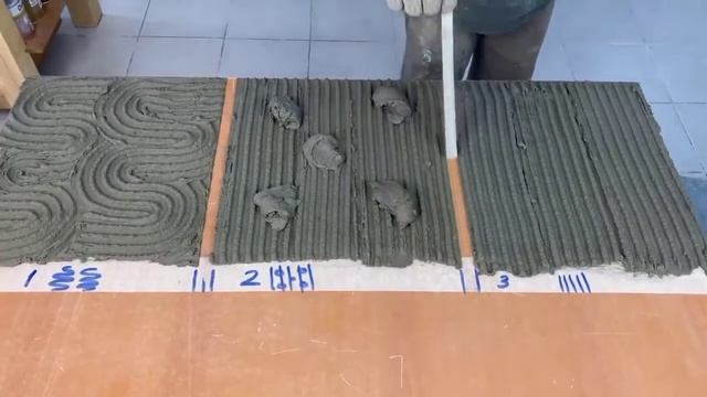 ??Как правильно наносить клей зубчатым шпателем при монтаже листа АМК! смотреть онлайн