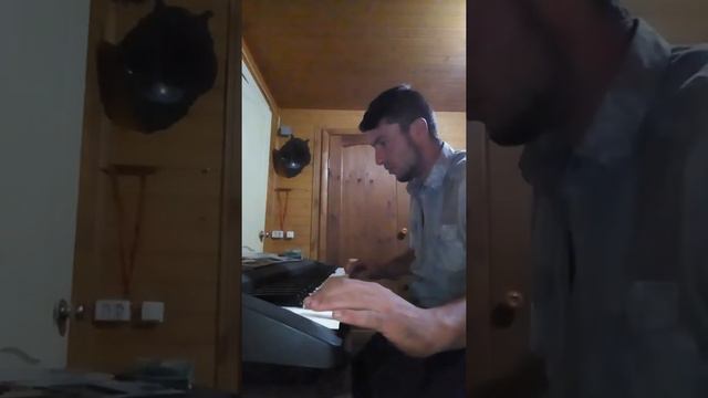 Первый раз на пианино смотреть онлайн
