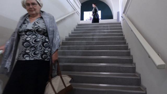 00155 В ПЕРМСКУЮ КАРТИННУЮ ГАЛЕРЕЮ ЧАЙКИНА БАЛАБАНОВА И ХАКМОНАДА ПРИШЛИ ОТ ВЕЛИКОЙ ПАГУБЫ ИЗБАВЛЯТ смотреть онлайн