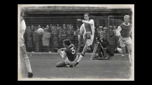 Was Johan Cruyff A FIFA legend? смотреть онлайн